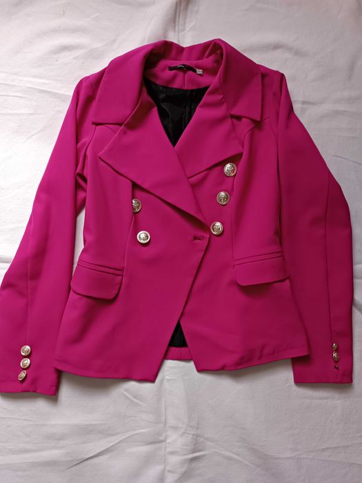 Костюм малиновий бу