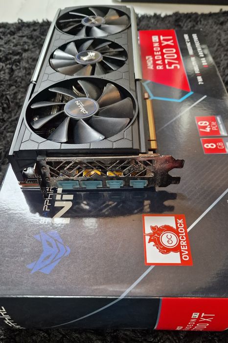 Placa Grafica Sapphire Nitro AMD 5700 Xt GDDR6