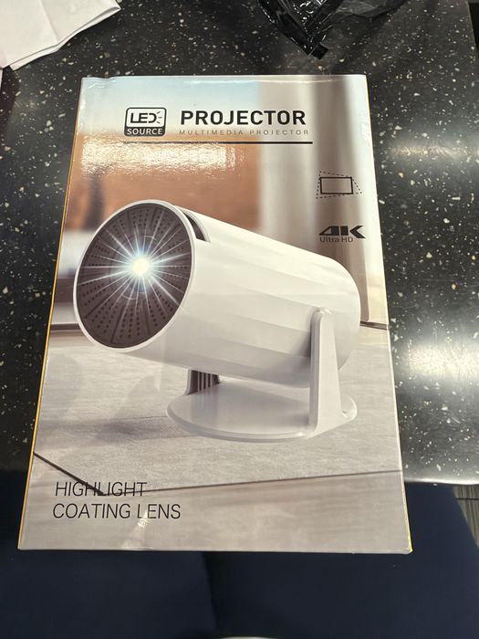 Mini Projetor LED Portátil 4K Ultra HD (Lente Highlight Coating) – Novo na Caixa