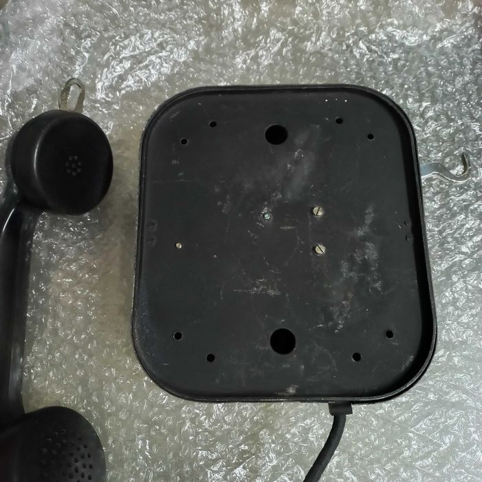 Telefone antigo de parede