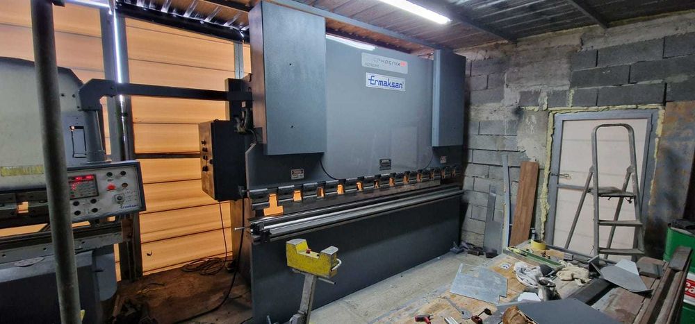 Máquina Quinadeira Ermaksan 120Ton 3100mm