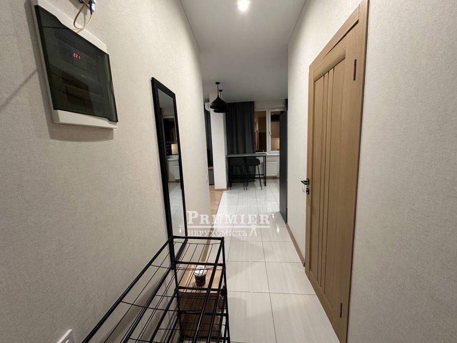 Сдам на коротки/долгий Студия 2 ой этаж генуэзской 3 а, 26 жемчужина