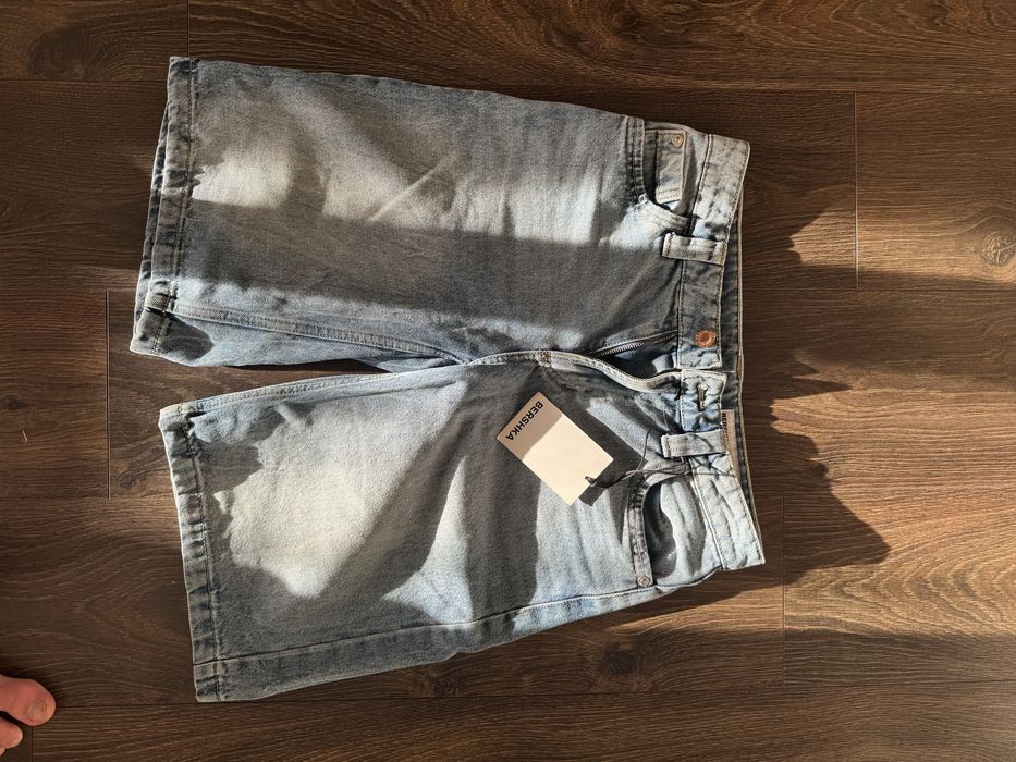 Джинсові шорти BERSHKA