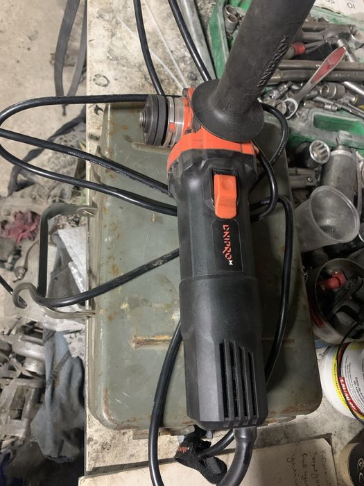 Продам болгарку нова