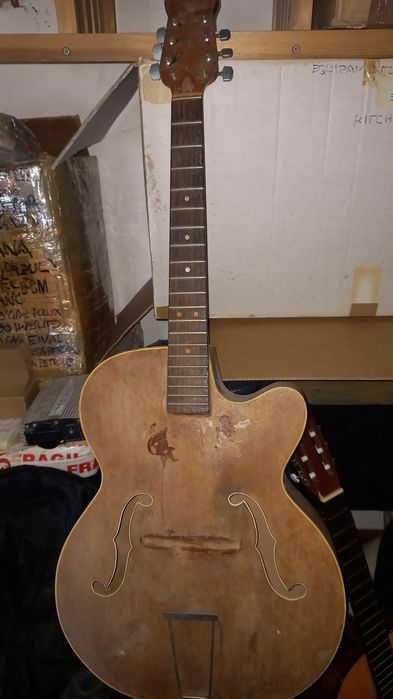 Guitarra Archtop Vintage (Anos 50/60) - Ideal para Restauro ou Decoração