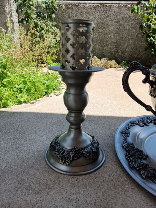 Terrina com prato e castiçais em estanho