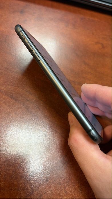 Apple Iphone 11 .