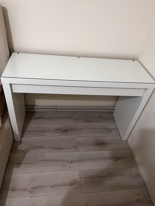 Туалетний столик