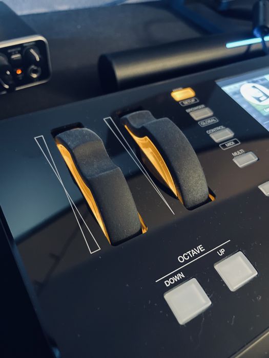 Akai Advance 49 Klawiatura midi + statyw gravity