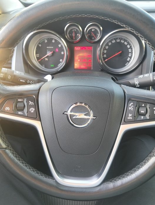 Opel astra 1.7 CDTI Sport Tourer Cosmos 2013-Nacional