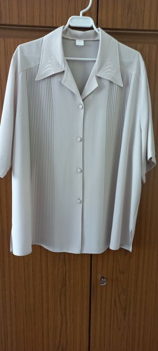 Beżowa elegancka bluzka z materiału