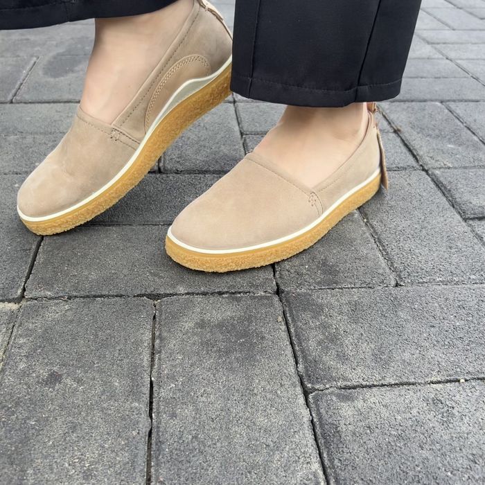 Красиві, стильні, шкіряні сліпони бренду ЕССО.