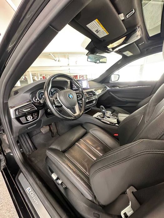 BMW 530e      2020