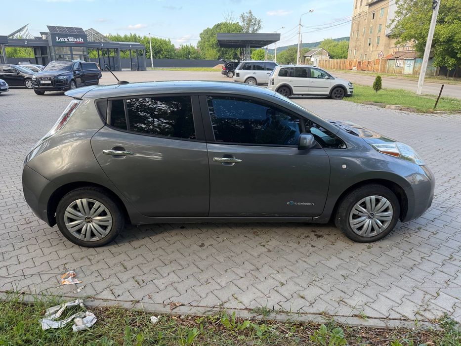 Nissan  Leaf 2014