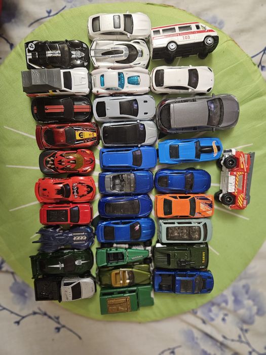 Машинки Hot wheels