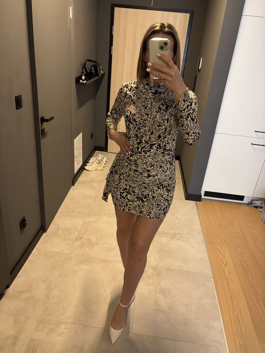 Reserved sukienka golf stójka wzory sexy falbanka m s