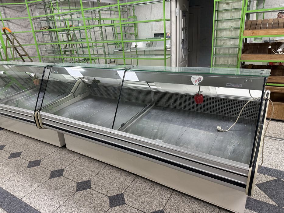 Морозильная витрина COLD