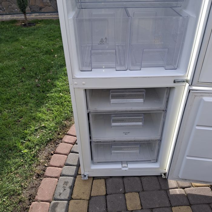 Elektrolux холодильник 183см, є вибір