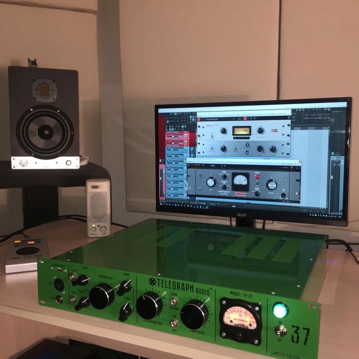 Студийные мониторы Eve Audio SC207