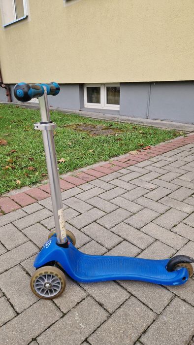 Hulajnoga balansowa trójkołowa