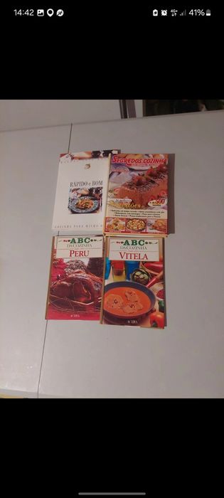 Livros de culinária de carne, peixe e sobremesa