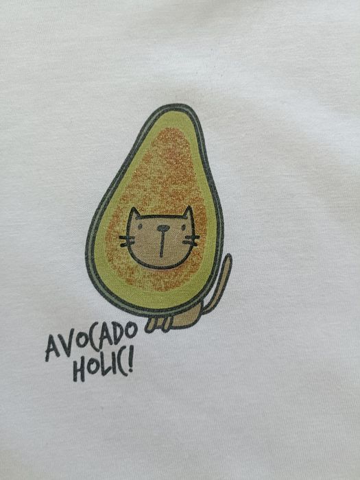 Koszulka "Reserved" 40/42 z motywem kota i avocado