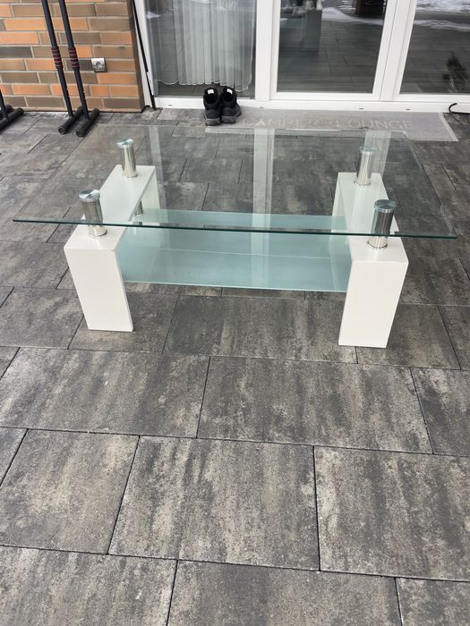 Журнальний столик