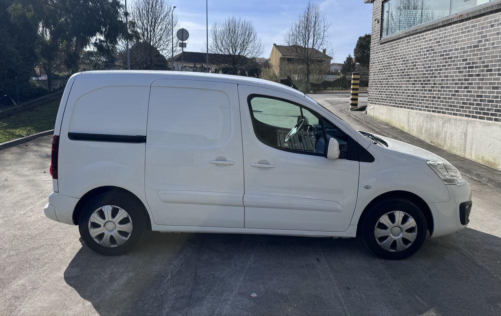 Peugeot Partner 1.6 HDi | CarPlay | Full Extras