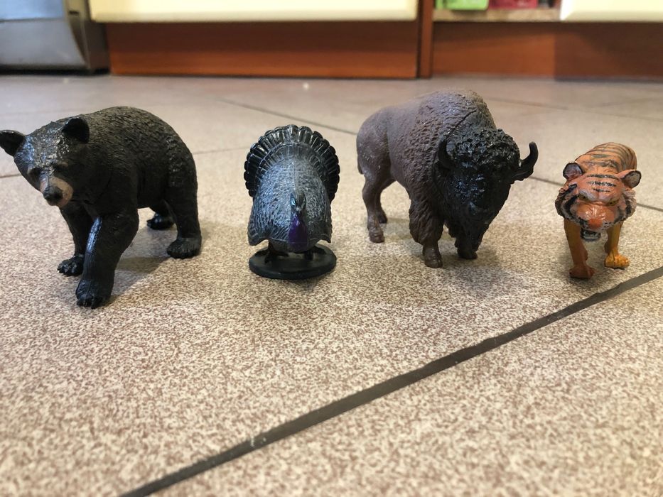 Sprzedam figurki zwierząt