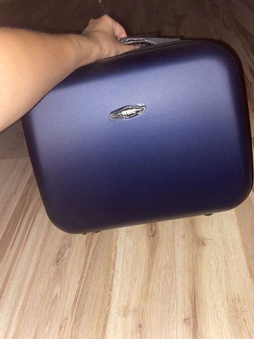 Bagaż podreczny mała walizka