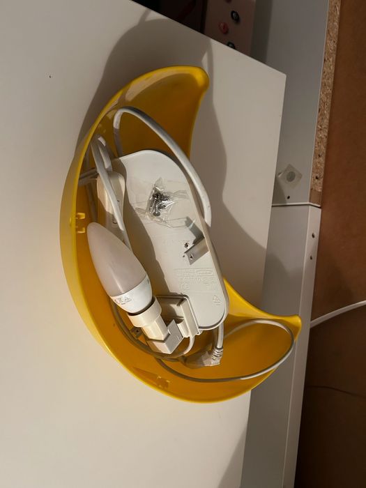 COnjunto lâmpadas de criança.