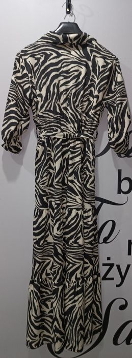 Sprzedam sukienkę długa. Zebra.