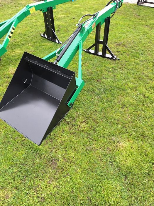 Łycha na tył, na tylni tuz, do ciągnika Ładowacz tur na tył