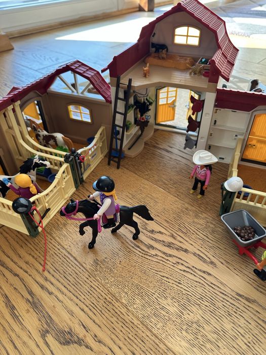 Playmobil Country 6926 Duża Stadnina Koni