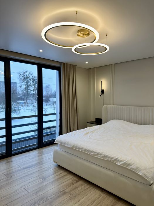 Новий будинок з дизайнерським ремонтом | ВСІ КОМУНІКАЦІЇ