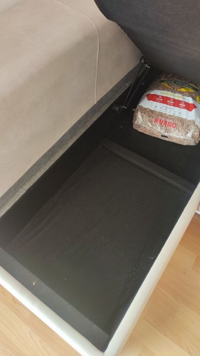 Sofá Chaise Lounge 3 lugares com arrumação