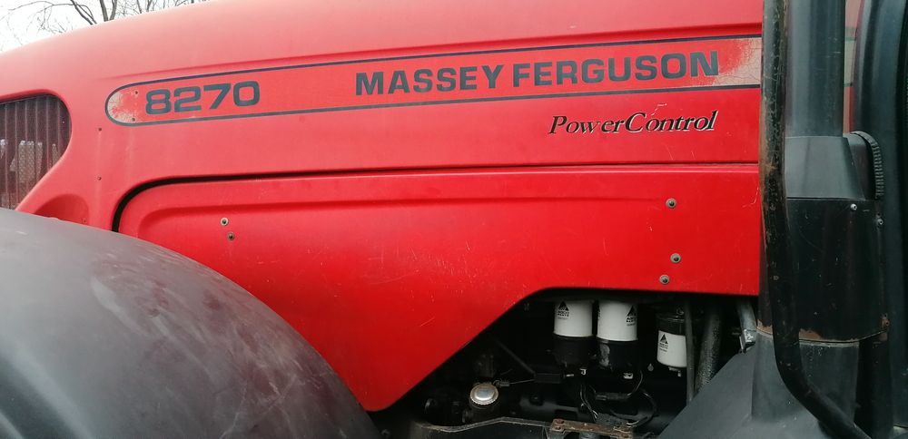 Maska, grill Massey Ferguson 8210,8220,8250,8260,8270,8280 xtra