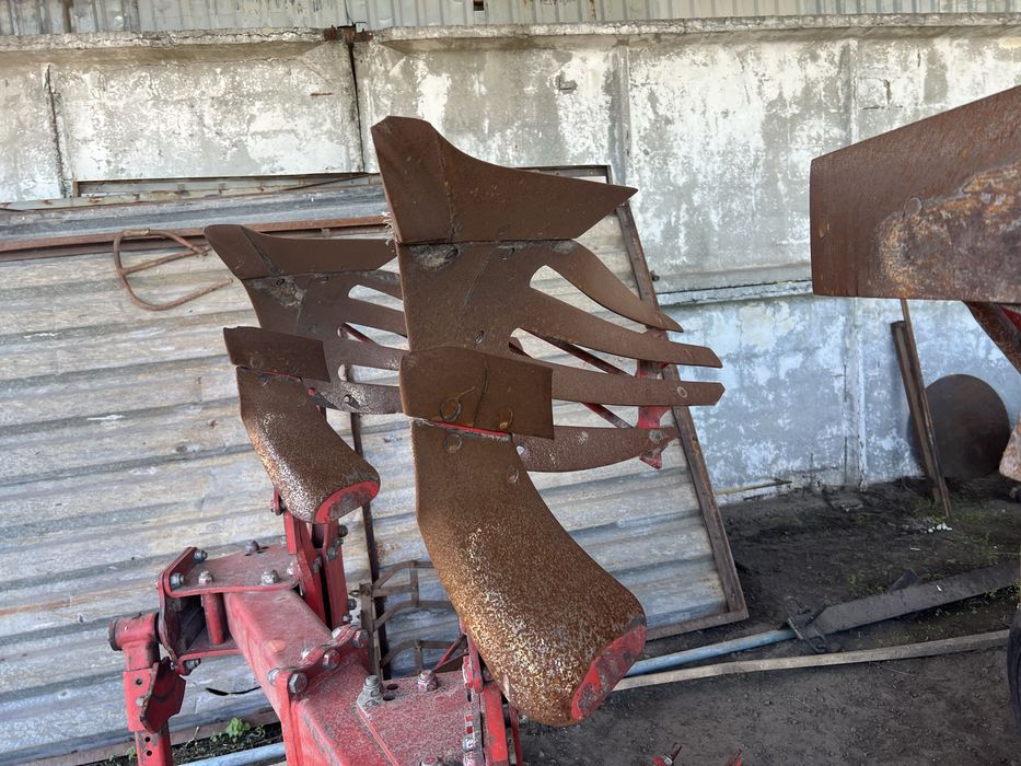 Плуг оптікон 4 корпуса