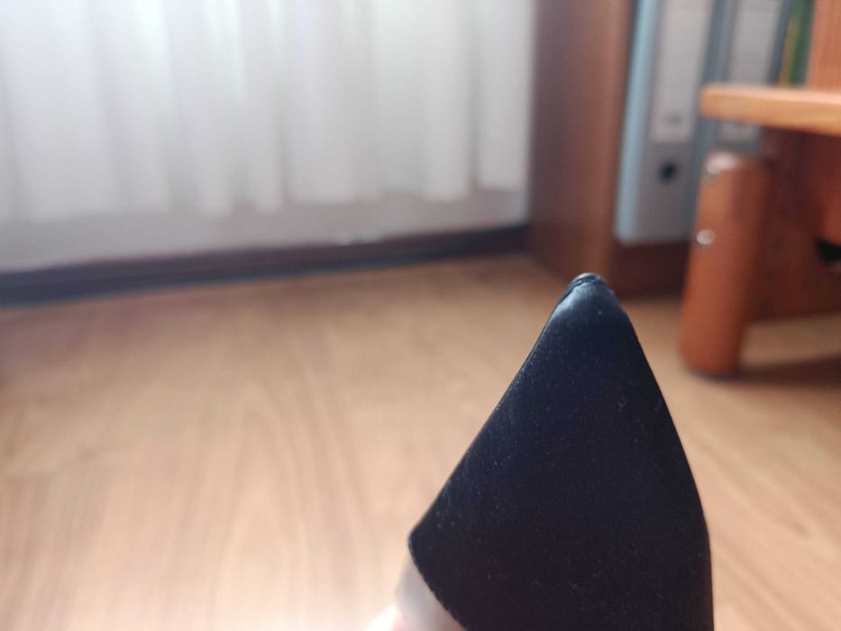 Sapatos de Salto Alto Pretos com Detalhe Transparente