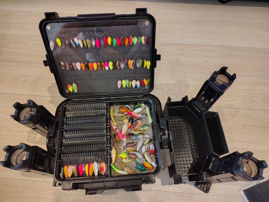 Спінінговий ящик Meiho Versus VW-7055