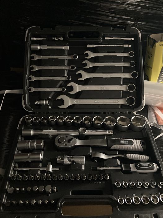 Набір інструментів професiйний 1/4"&1/2" 82 од. Werk