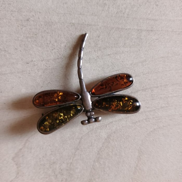 Брошка срібло з бурштином бв