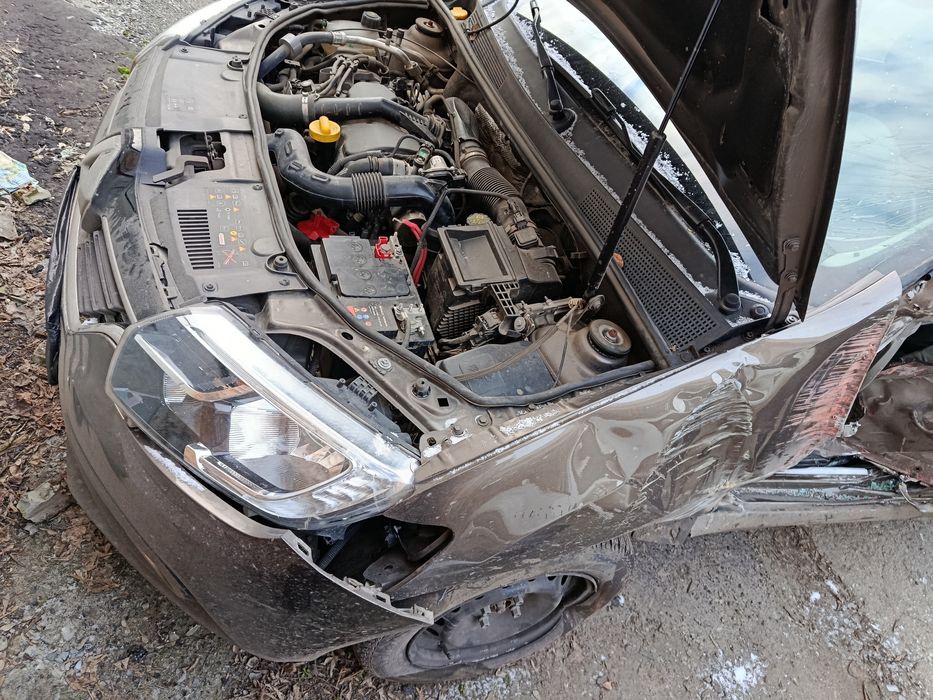 Продам Рено Логан после ДТП