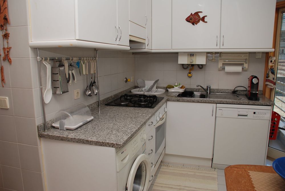 T2 Mobilado com Garagem 2 viaturas e Elevador – Rua de Camões, Porto