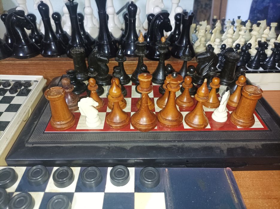 Шахмати шашки  СССР деревяні пластмасові