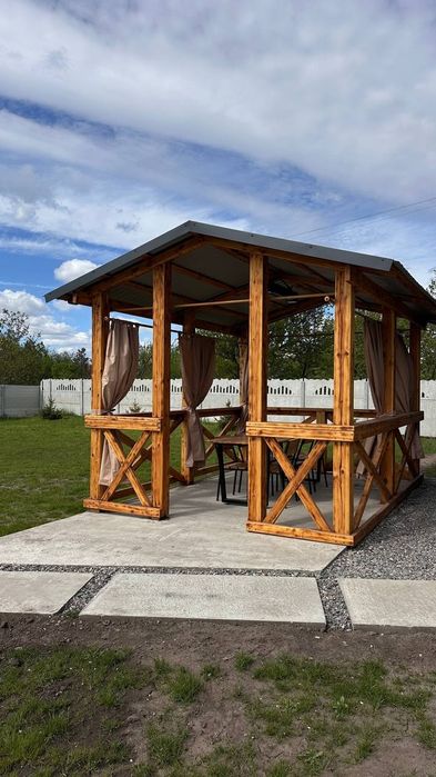 Будинок подобово з вуличним джакузі та басейном