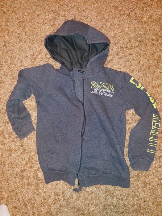 Спортивна кофта.