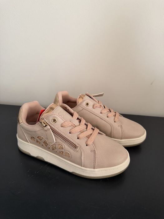 Шкіряні кросівки іспанського бренду, розмір 32, нові з біркою