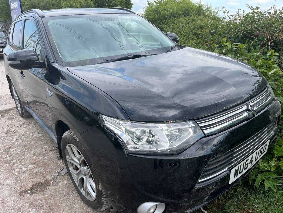 Mitsubishi Outlander 2015 , 2,0 PHEV, АКПП. Їде тільки на електродвигуні