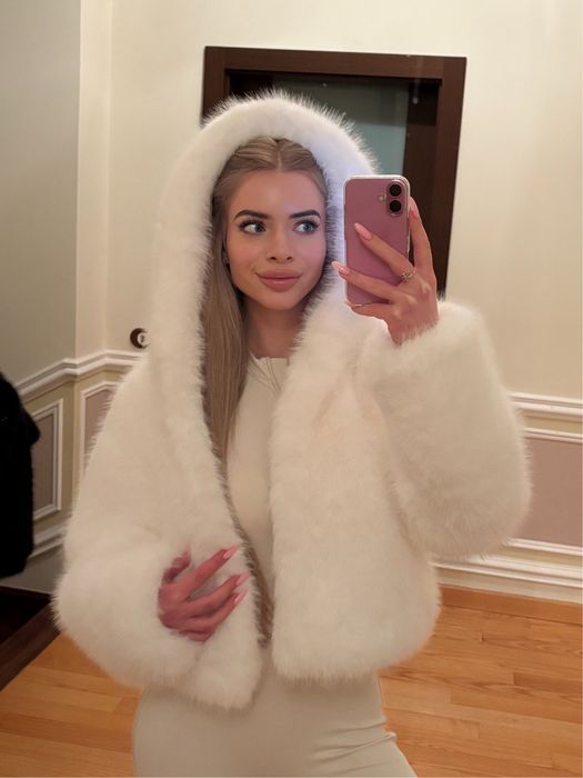 Трендова біла шубка з капюшоном як Zara, стильна біла еко шубка